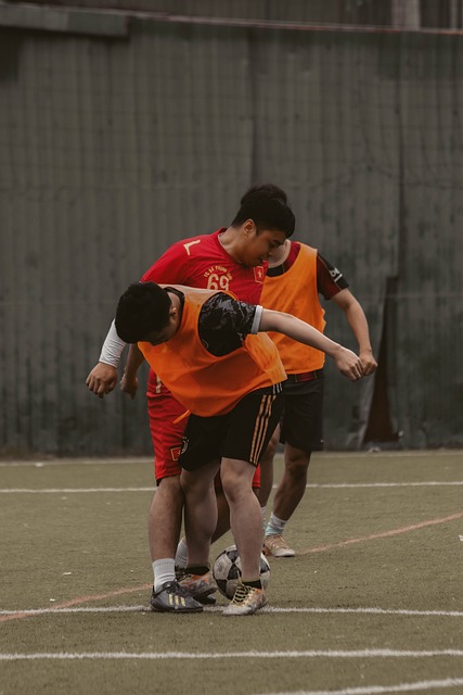 手拉“追光”，无锡首位视障教师圆梦马拉松.