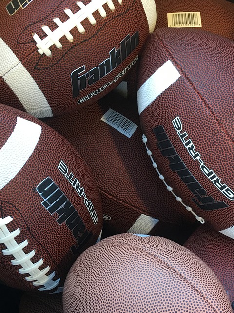 西蒙尼曾在 西蒙尼曾在